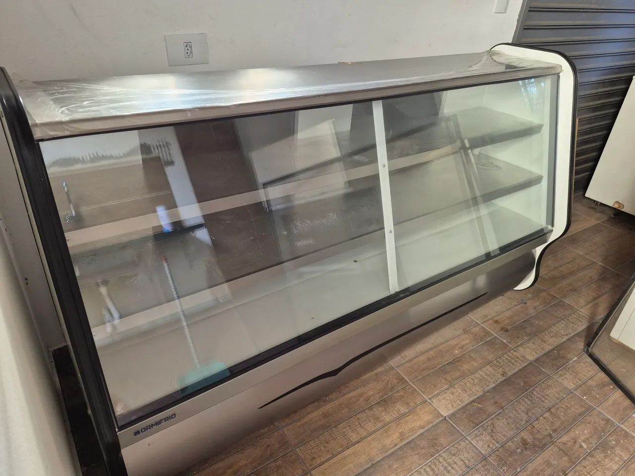 Balcão Expositor Refrigerado 180m Ormifrio
