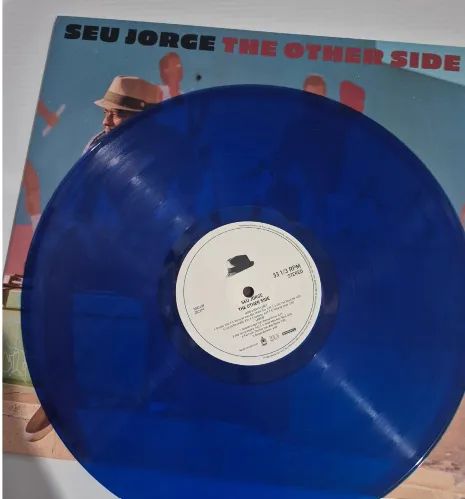LP Seu Jorge - The Other Side - com revista NOIZE (Translucent Blue Vinyl) - Foto 2