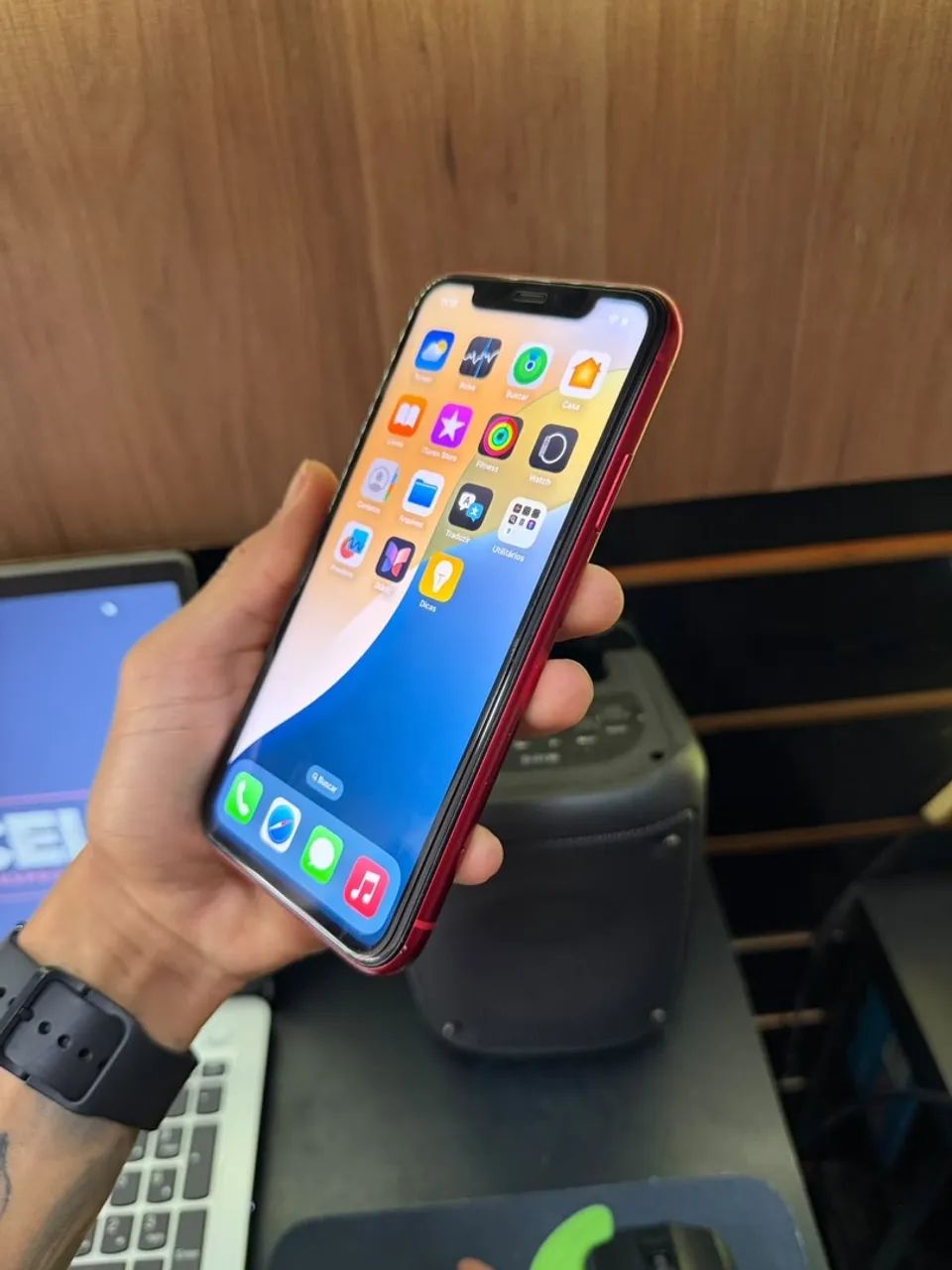 iPhone 11 Red - 128g - Completo - Foto 2