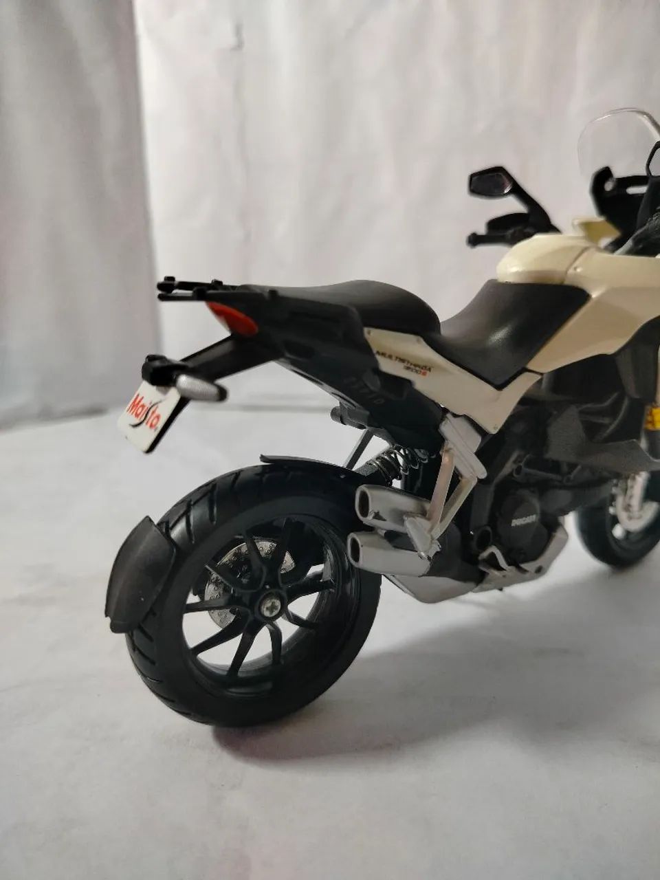 Miniatura Ducati 1200S Maisto Assembly Line 1:12 Completa + Caixa e Montada - Foto 4