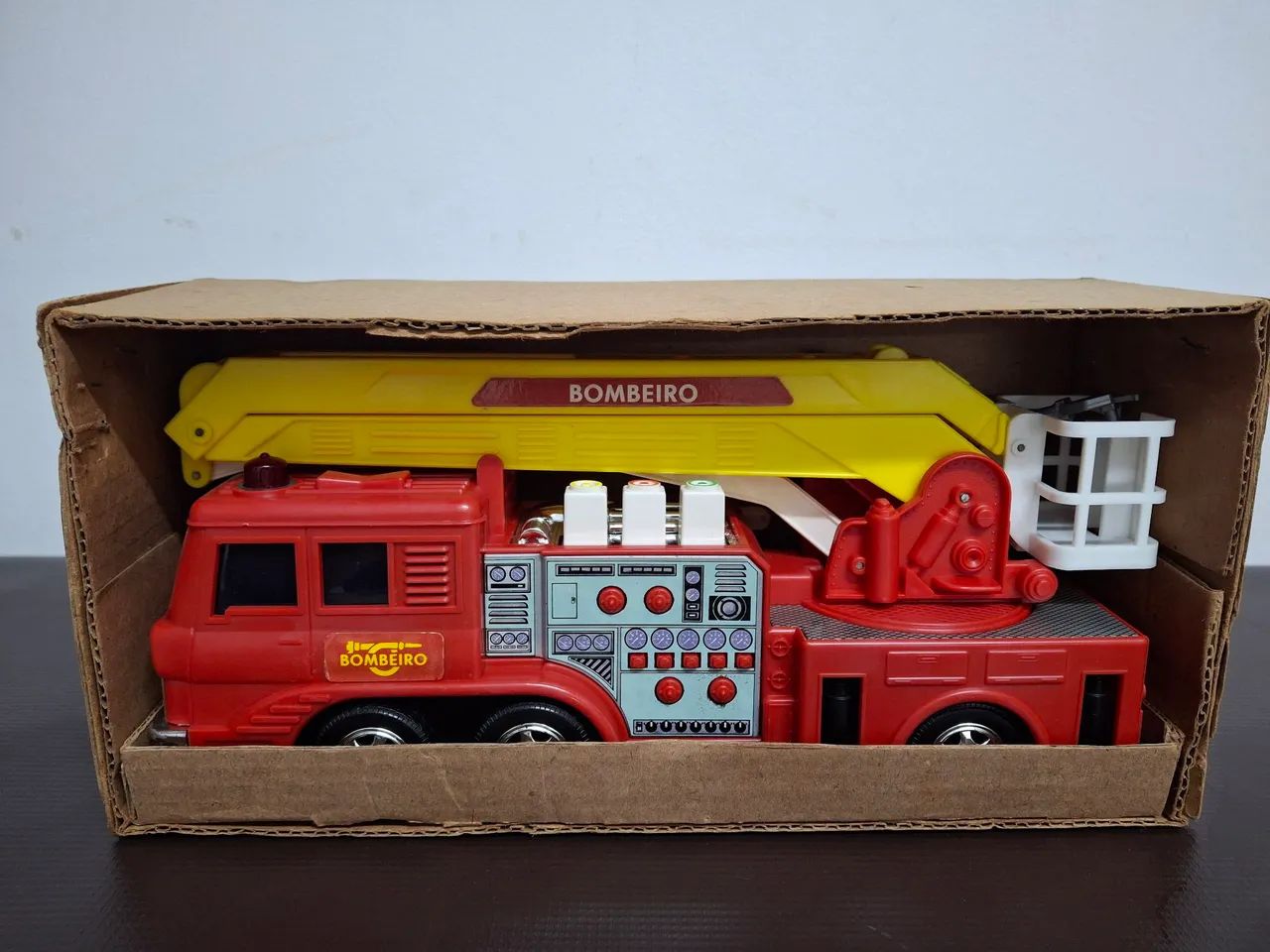 Caminhão bombeiro estrela  - Foto 3