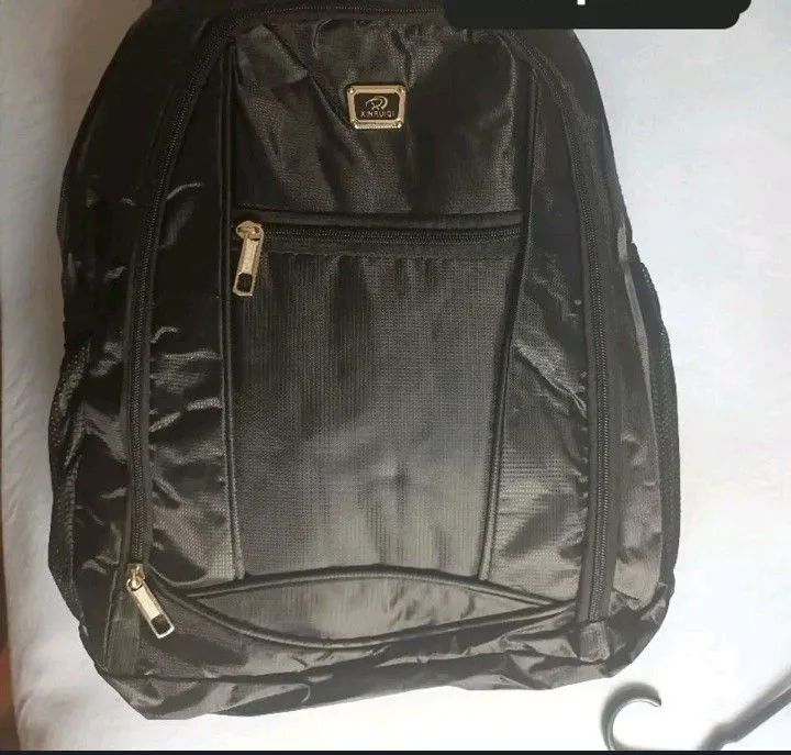 2 Mochila Preta nova barato  - Foto 2