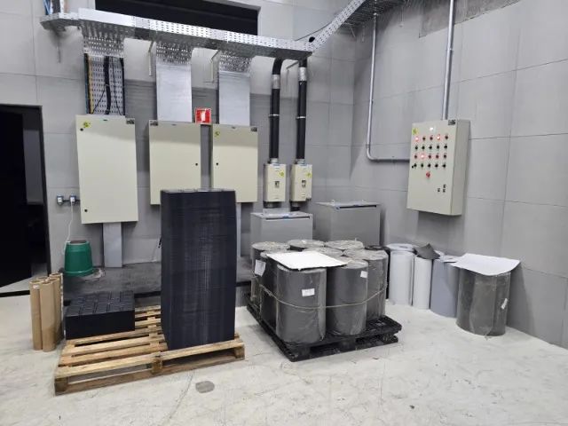 MÁQUINA VACUUM FORMING AUTOMÁTICA - ALTA PRODUÇÃO - FORNO DUPLO - EMBALAGENS - Foto 6