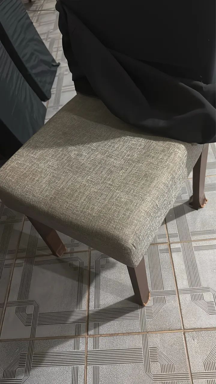 Mesa com 5 cadeiras tampo em vidro  - Foto 3