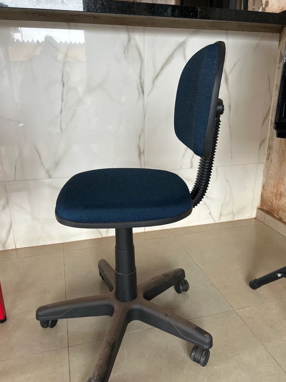 Cadeira secretária sem braço 