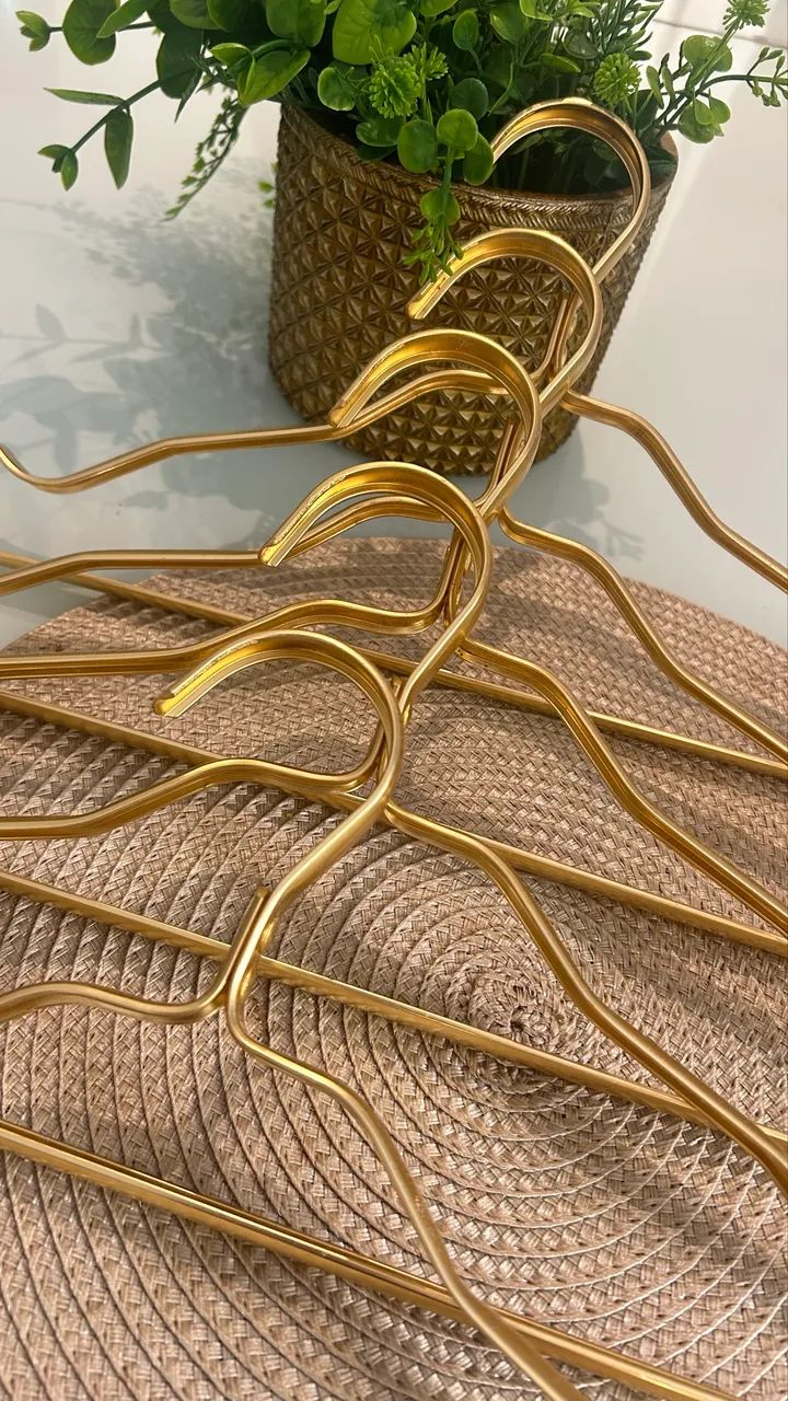Cabide metálico dourado - Foto 2