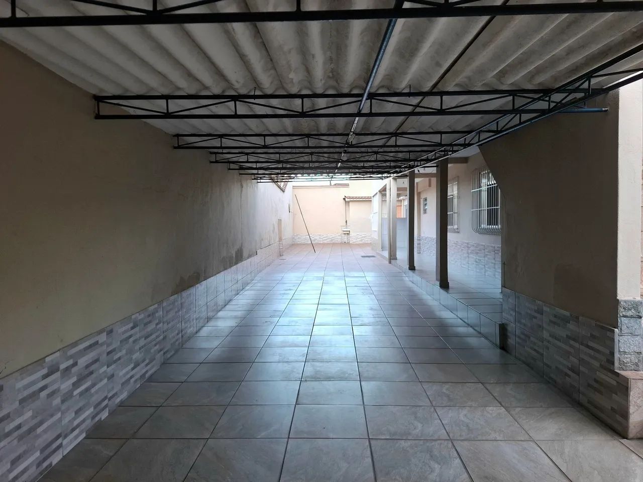 Imóvel com 3 Casas + Terraço + Garagem Ampla - Foto 3