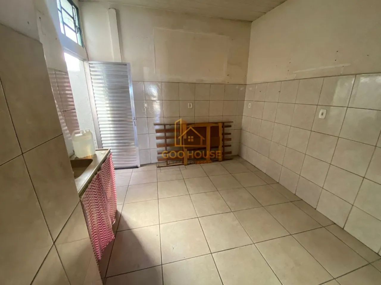 Locação de Comercial / Box na cidade de Jacareí - Foto 2