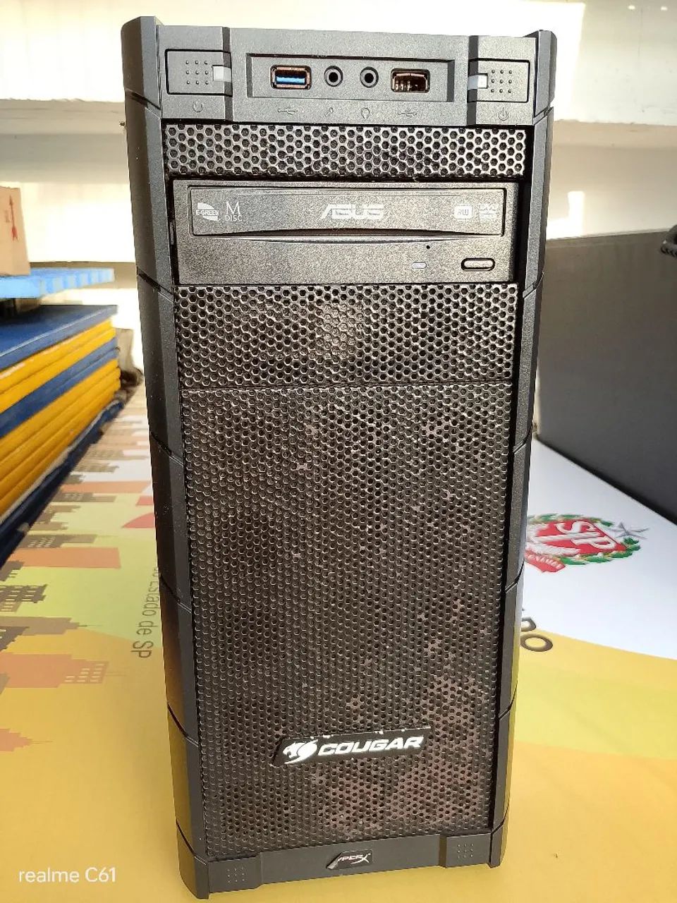 Gabinete para CPU Cougar 