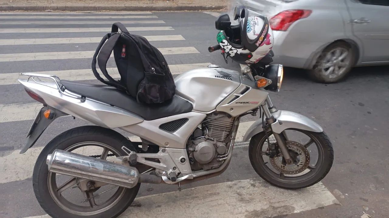 Moto com detalhes  - Foto 3