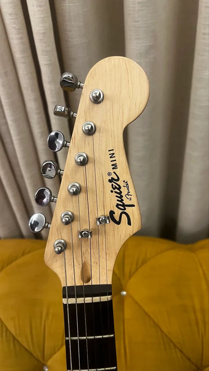 Guitarra squier mini fender stratocaster - Instrumentos musicais