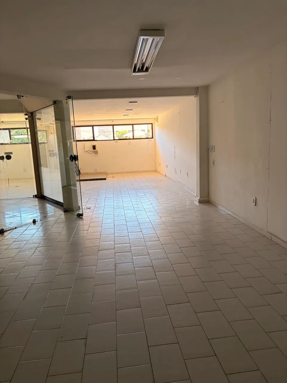 Lojas / Salas Comerciais para Alugar no Centro de Cachoeiro - Foto 2