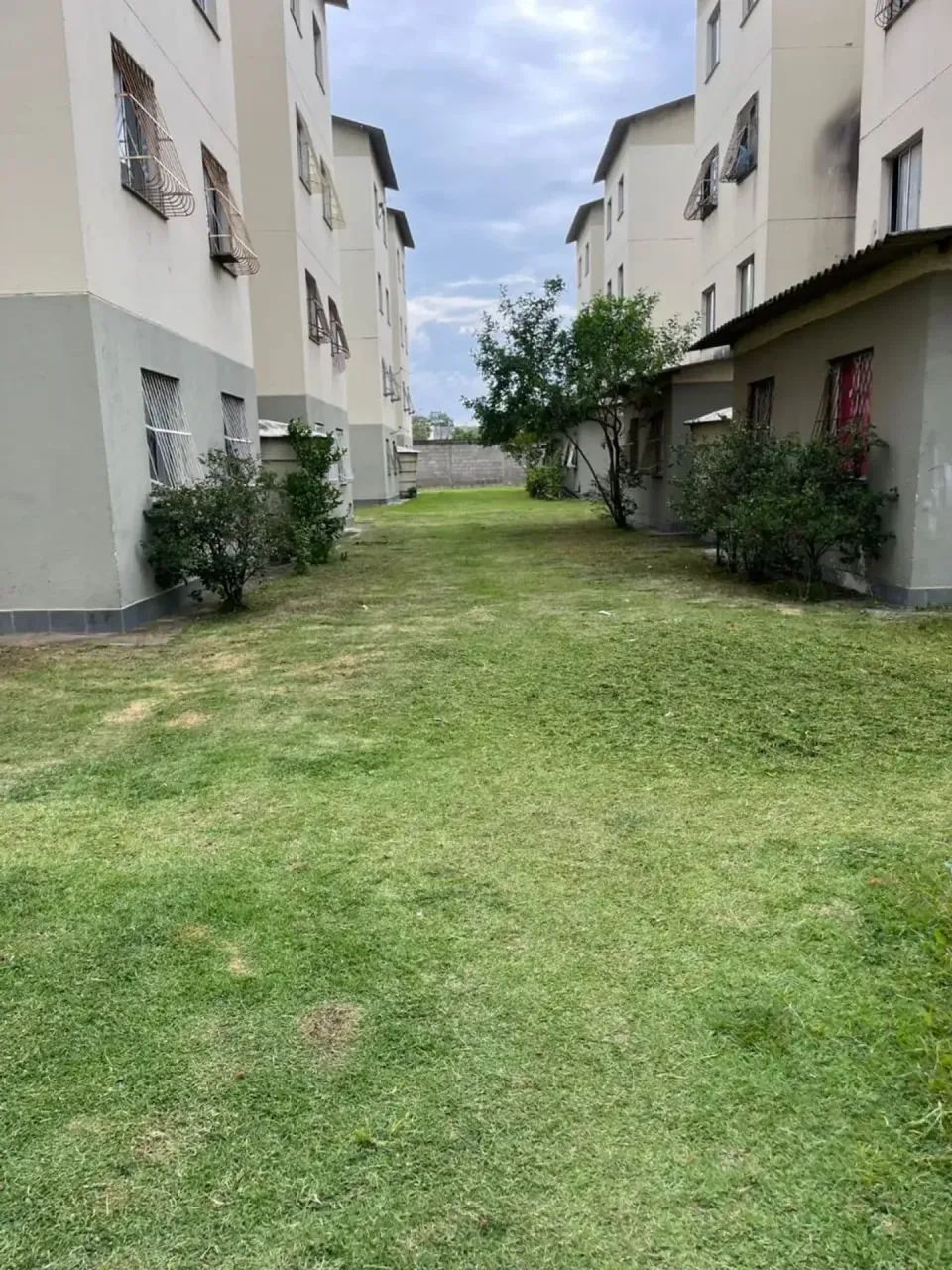 Apartamento de 2 quartos no 2 andar em Jabaeté