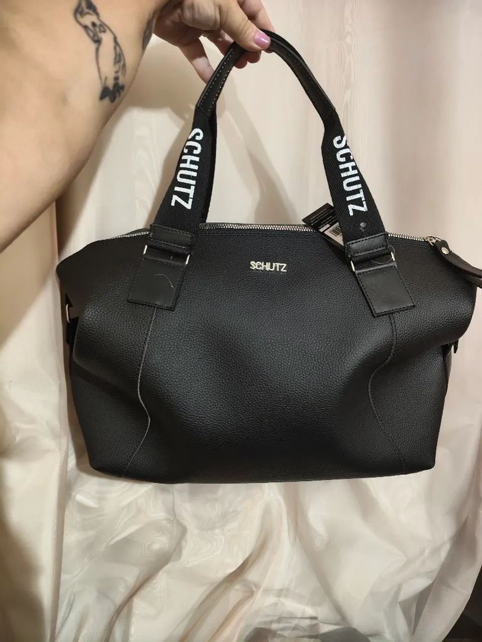 Bolsa linda e espaçosa 