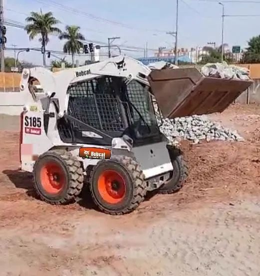 Mini Carregadeira Bobcat S185 cabinada e ar condicionado  - Foto 5