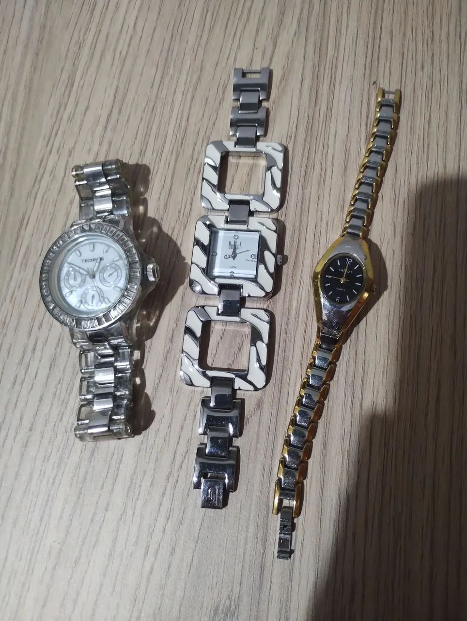 Kit com 4 relógios de marcas variadas 