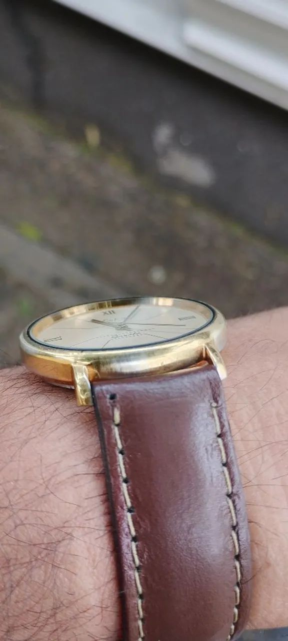 Relógio Eska Quartz anos 70/80 banho de ouro - Foto 3