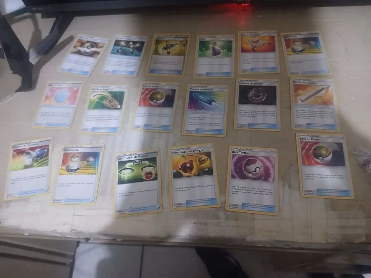 Pila de 30 cartas de itens pokémon  - Foto 3