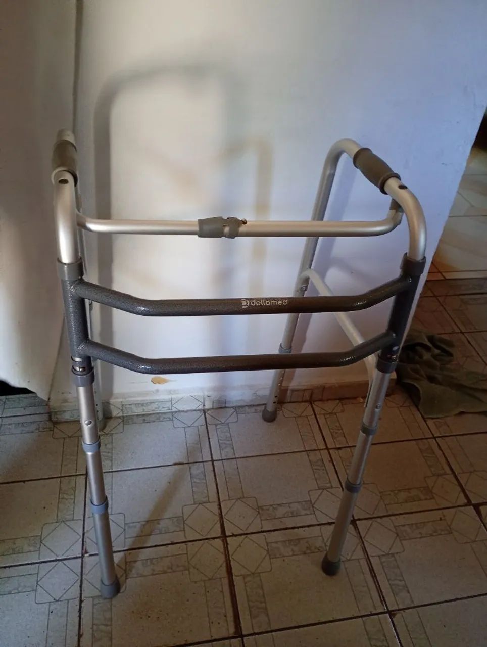 Vende-se um anda já 