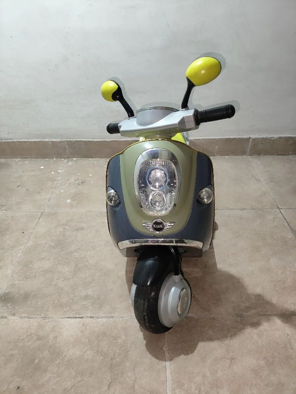 Moto Elétrica Infantil - Precisa Trocar a bateria/motor