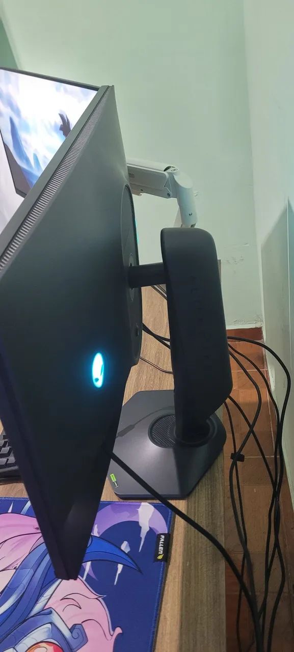 Monitor alienware aw2724dm 2k 180hz ips  - Foto 4