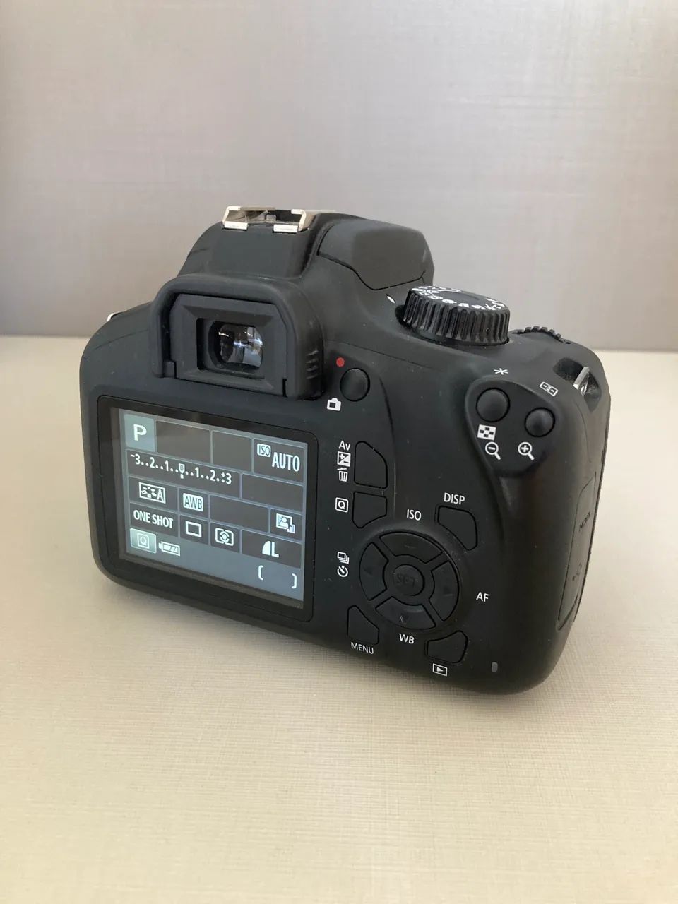 Câmera Canon Eos T100 wi-fi - apenas 19k cliques - impecável  - Foto 3