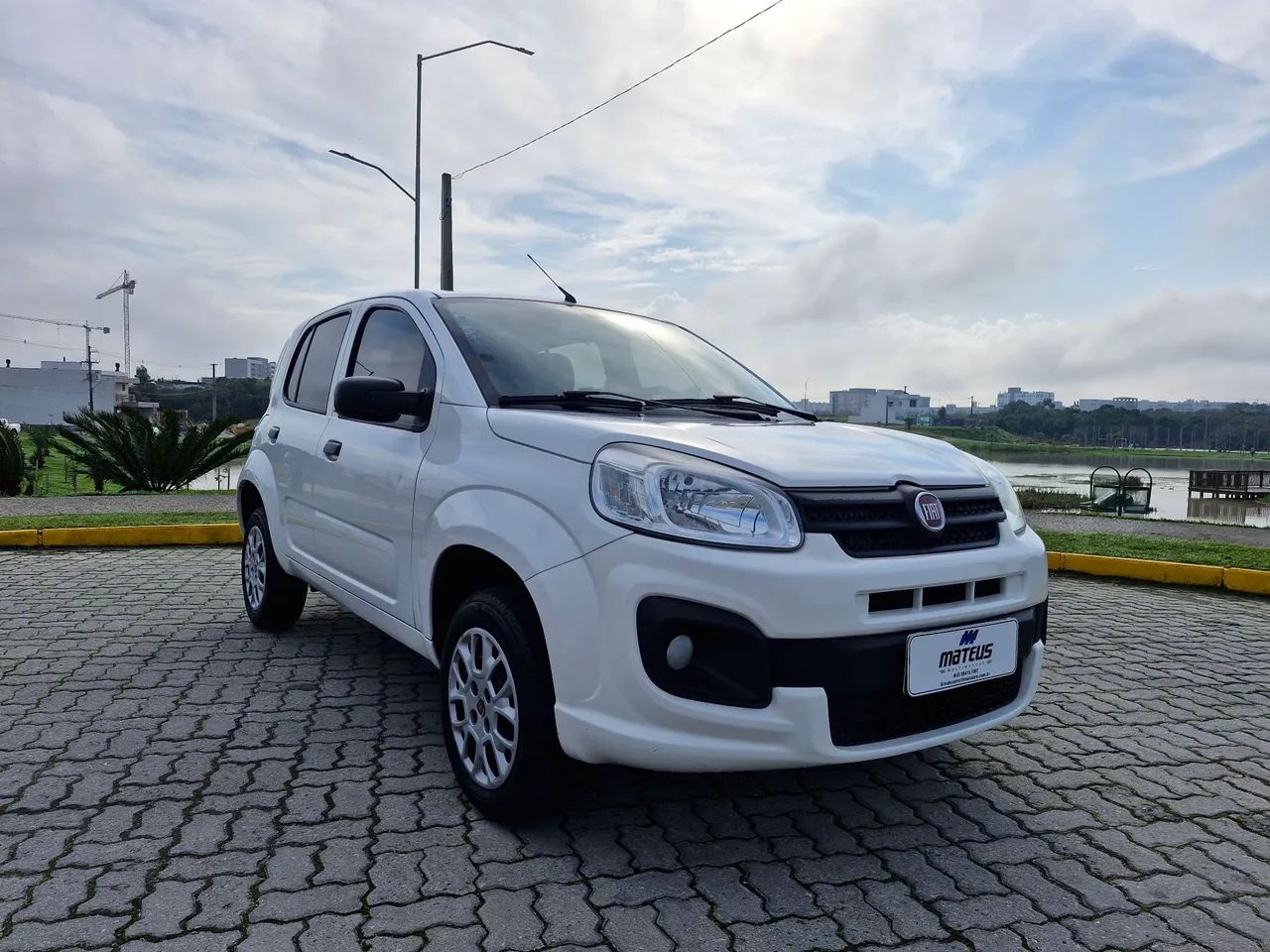 Fiat Uno UNO ATTRACTIVE 1.0 Flex 6V 5p 2017