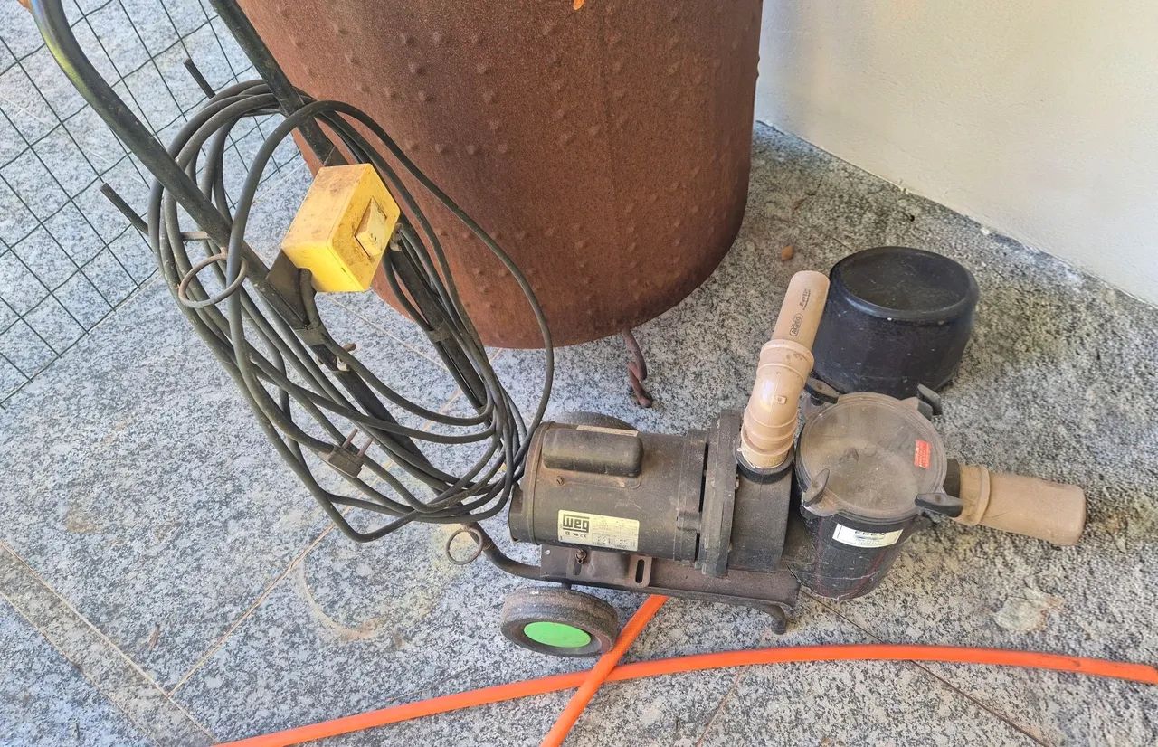 Bomba para Piscina EPEX com Motor WEG 1/3 CV, 110/220V