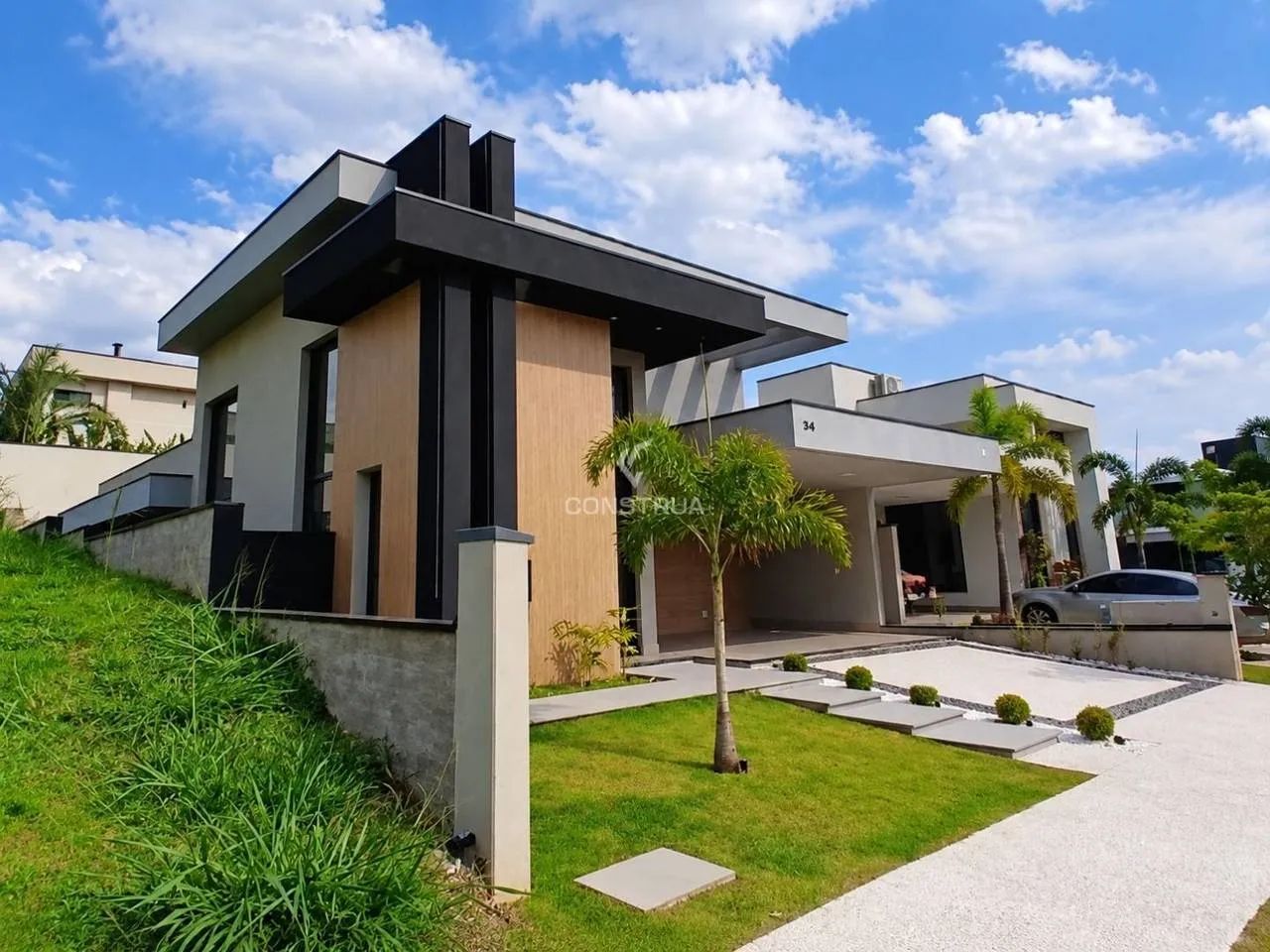 CASA TÉRREA COM 3 SUÍTES À VENDA NO SWISS PARK EM CAMPINAS/SP