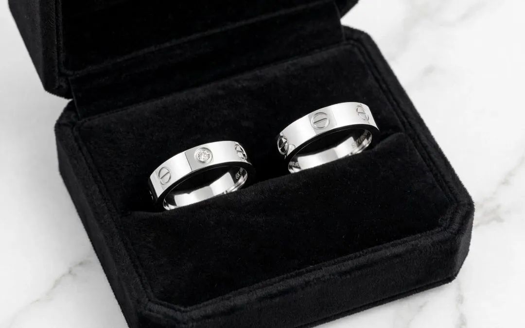 Par de alianças love cartier prata - Foto 3