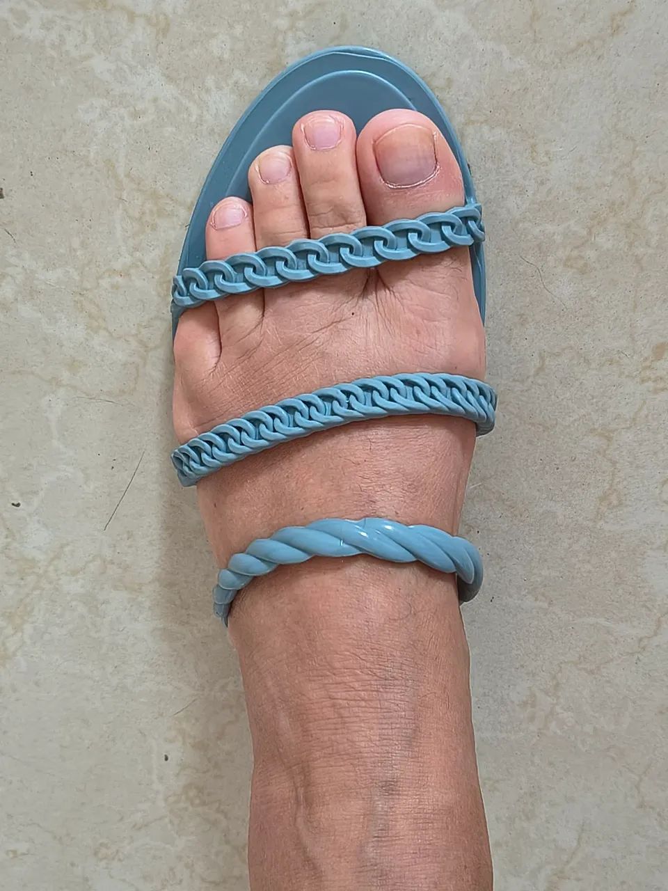 Rasteirinha Arezzo de plastco