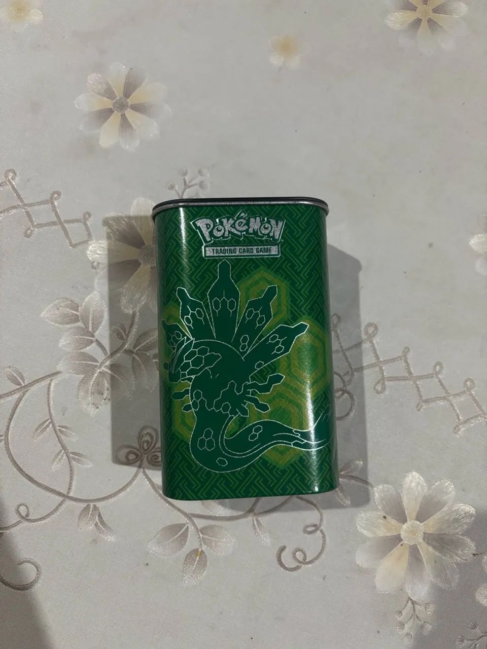 Lata com Cards Pokémon TCG Elite Trainer Deck Shield Zygarde 2016 - Foto 2