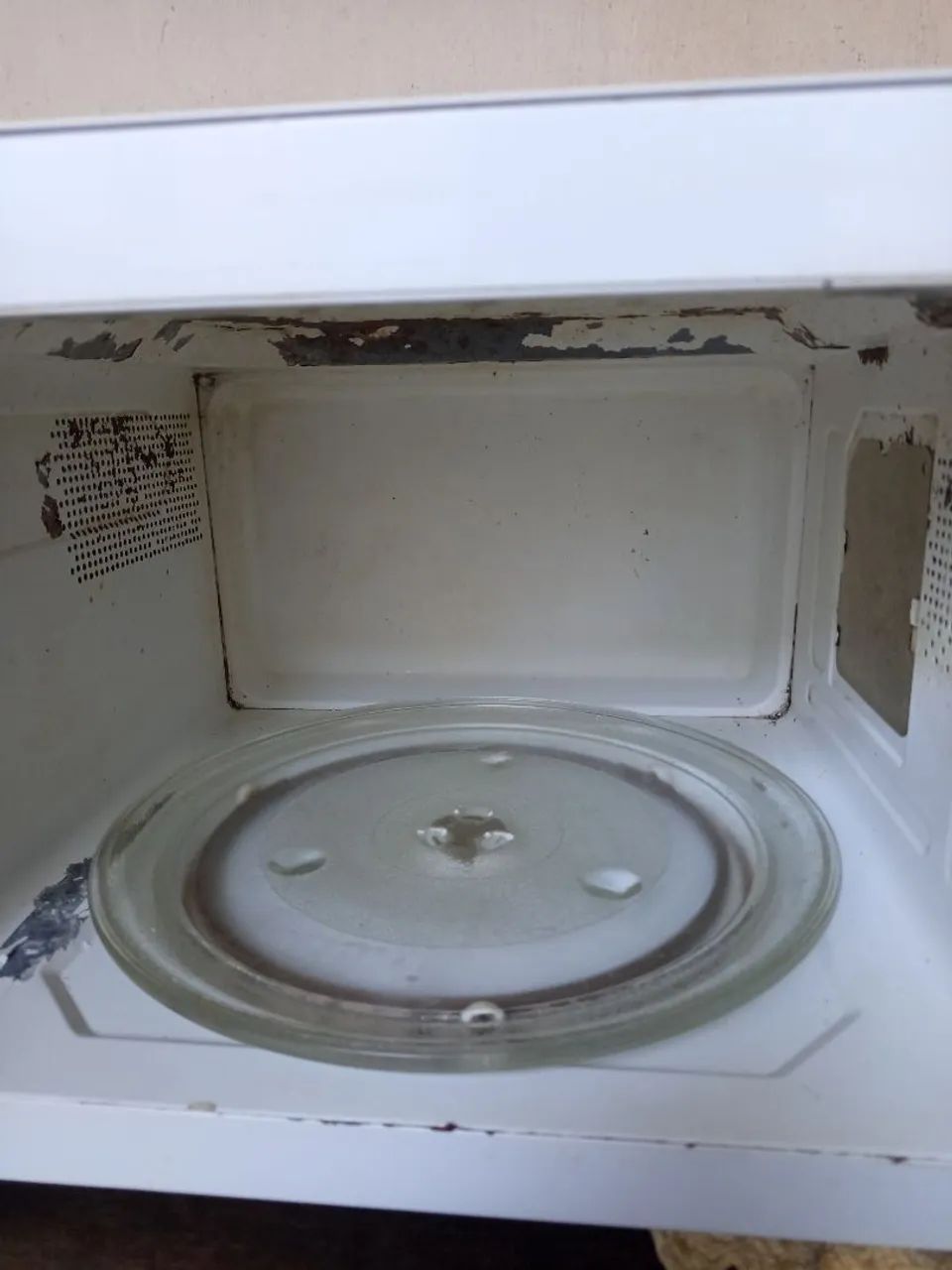 Vendo microondas Brastemp descascando,mas aparelho funcionando normalmente  - Foto 2