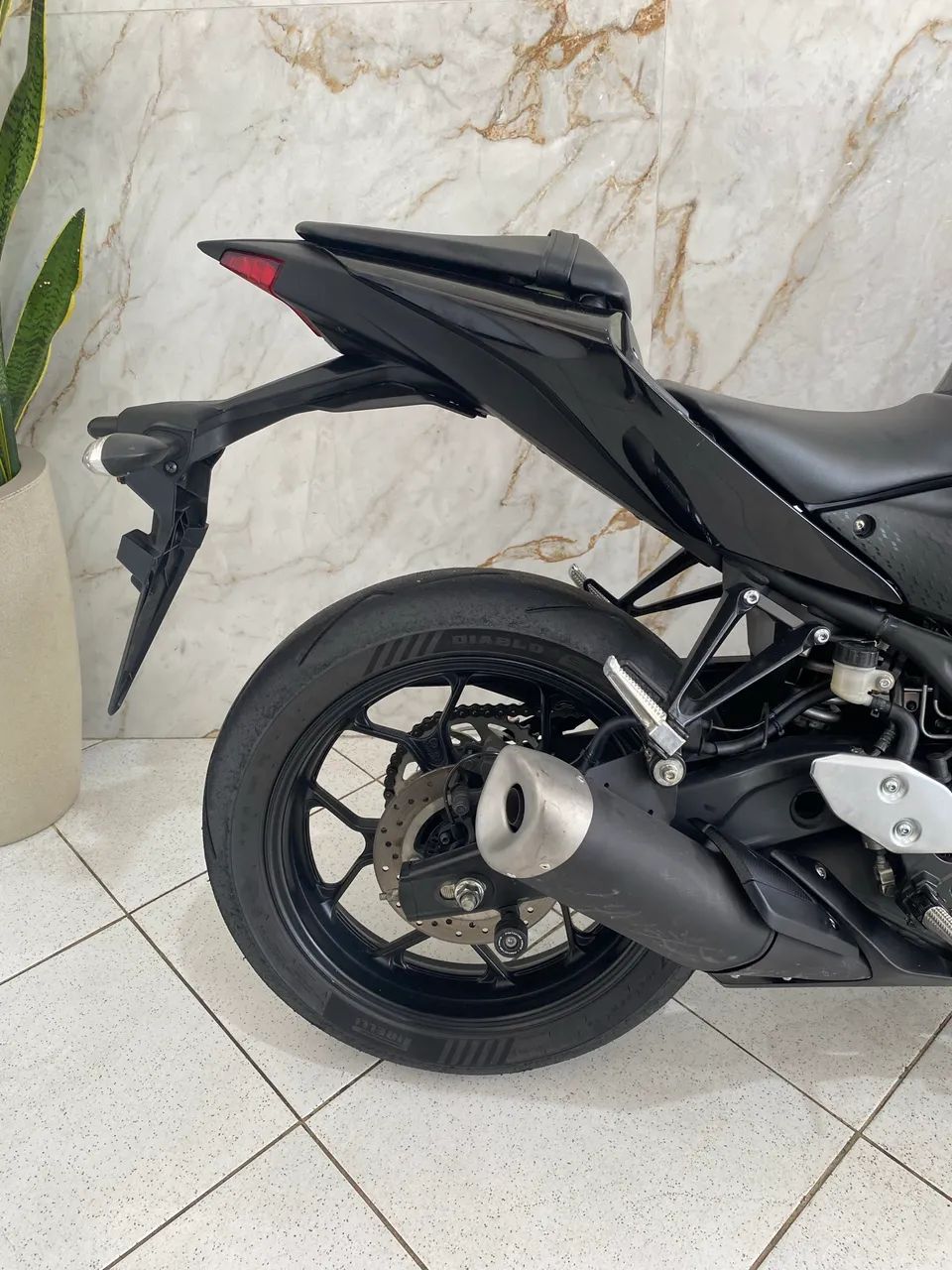 YAMAHA R3 2025 - Foto 5