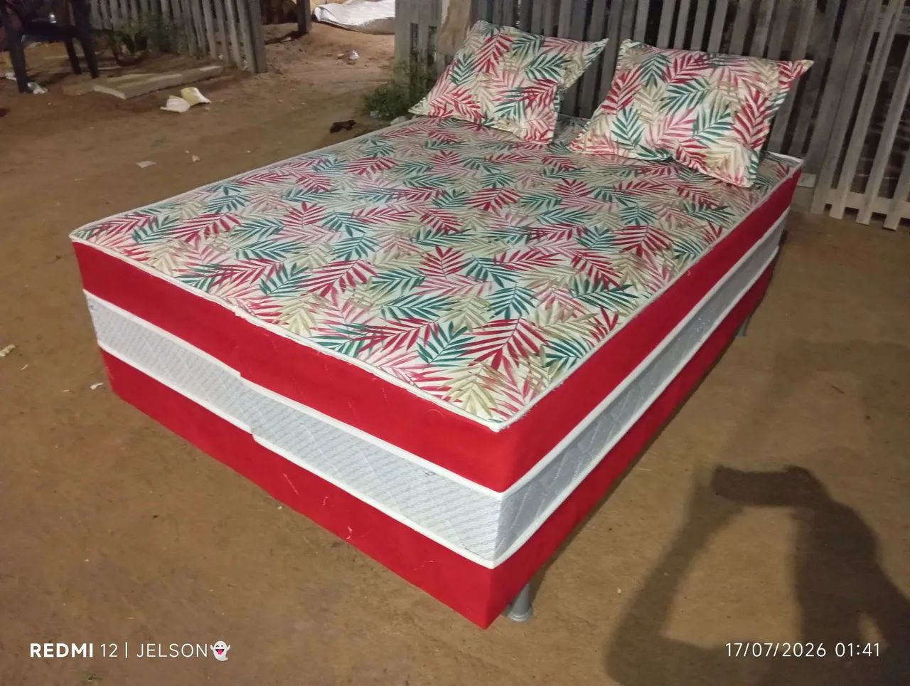 Cama box casal de molas, com travesseiros  - Foto 2