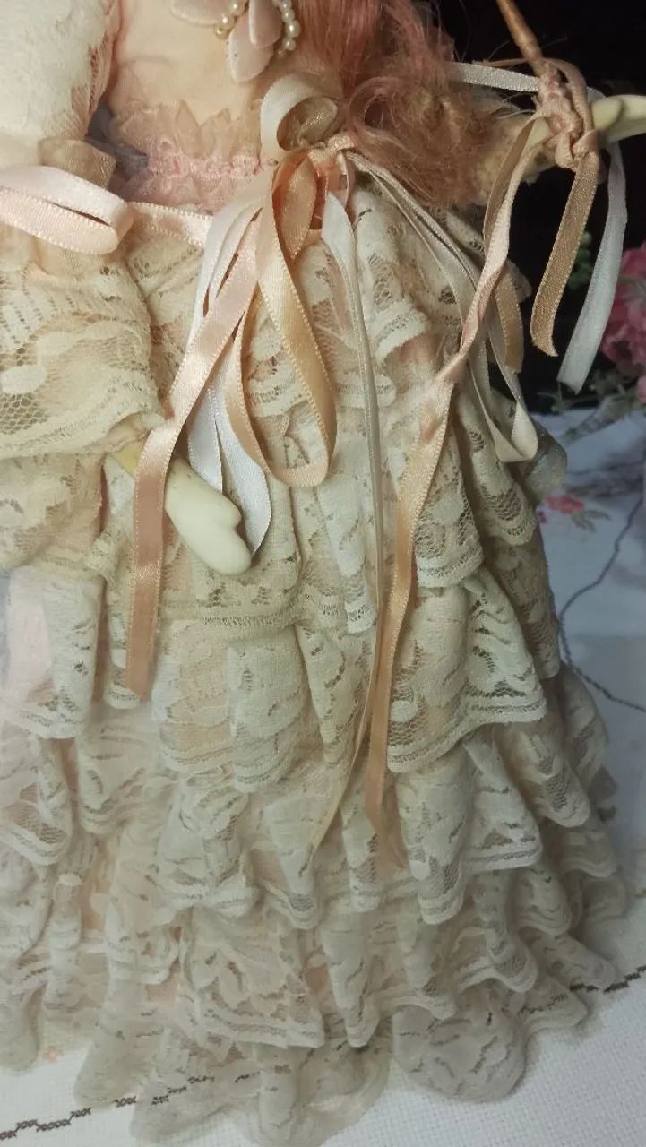 Boneca estilo Vitoriano,marcas pelo tempo  - Foto 3