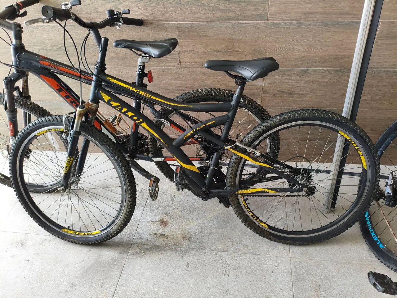 2 Bikes - 1 Treck e 1 Caloi - Foto 4