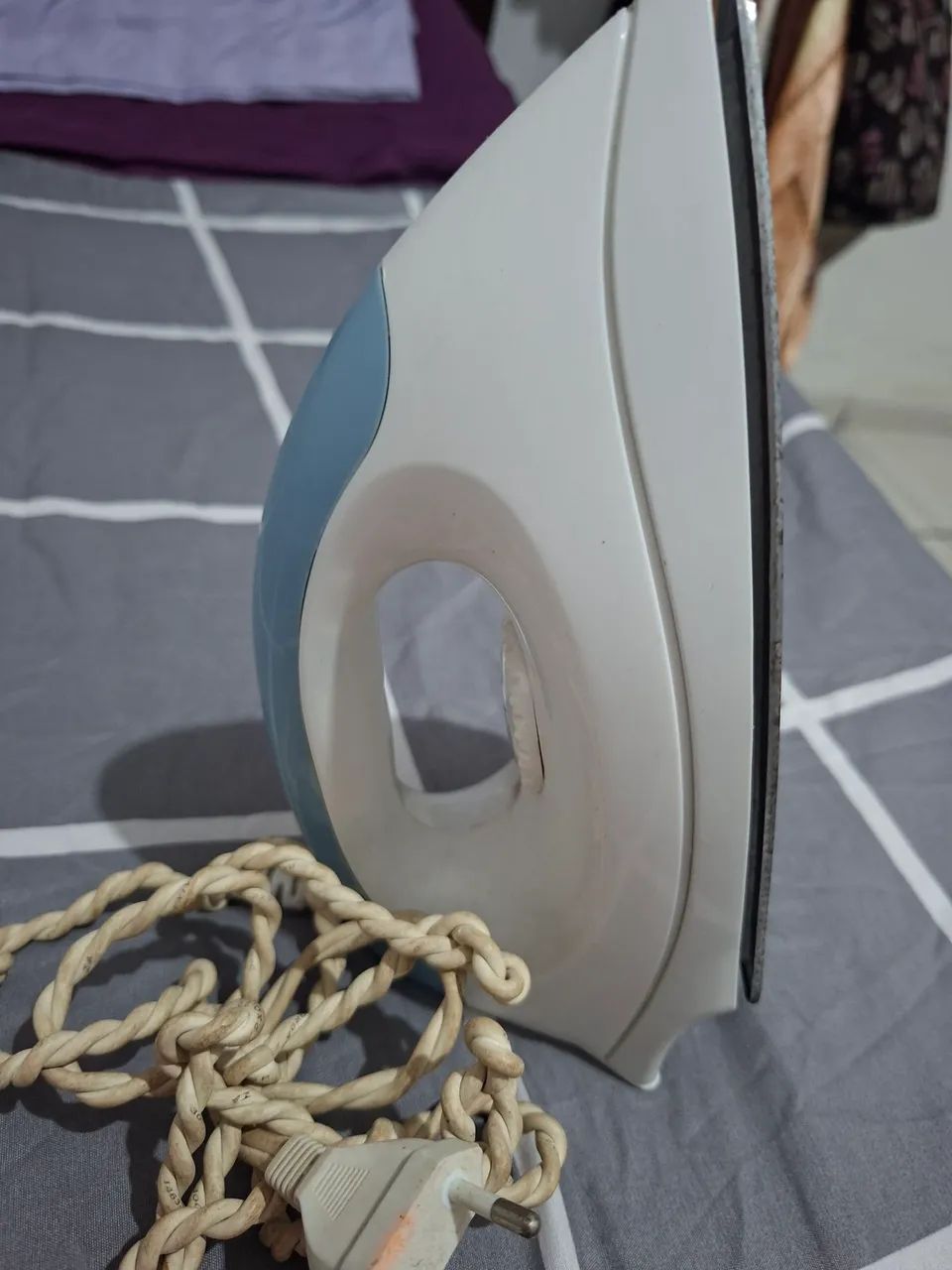 Ferro de passar roupas - Foto 2