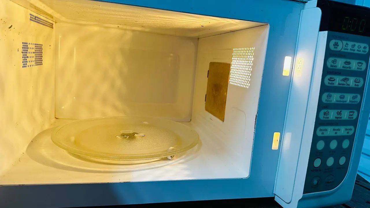 Microondas Brastemp 220v - Foto 3