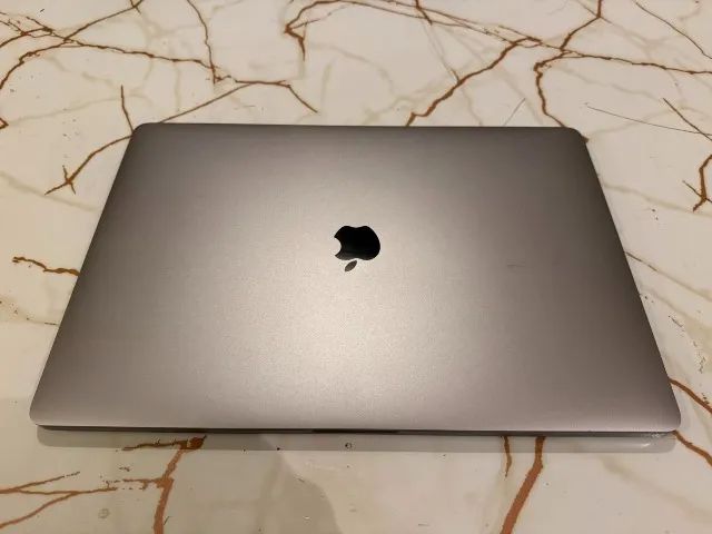 MacBook Pro 2019 15" i7 em Ótimo Estado e com Carregador Original/ Parcelo e Entrego