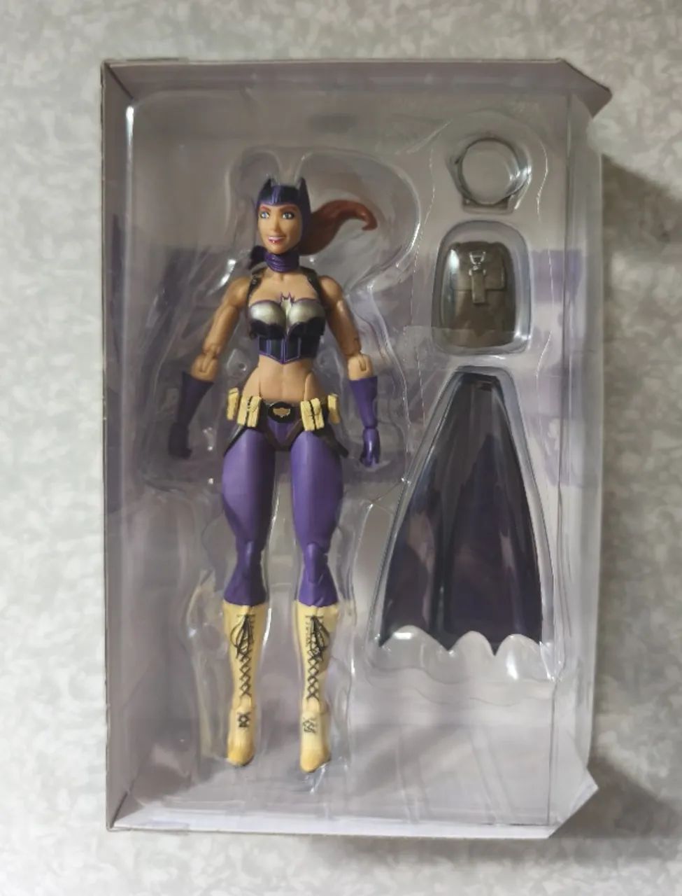 DC Designer Series: DC Bombshells Batgirl - Foto 2