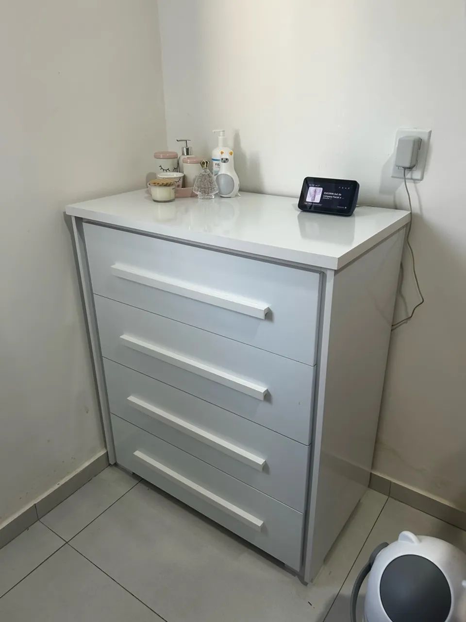 VENDO CÔMODA 