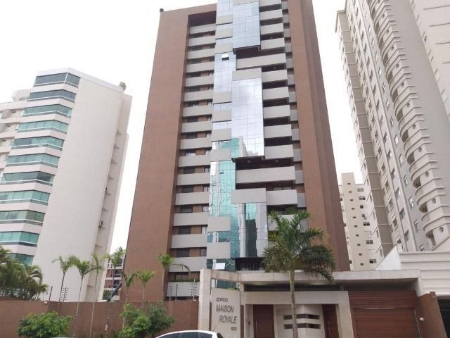 Apartamento no Centro interesse em permuta por casa em condômino fechado.