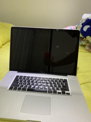 Macbook Pro 17 I7
