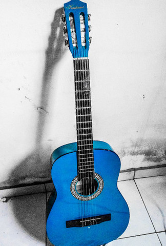 Violão Kashima azul (tamanho médio)