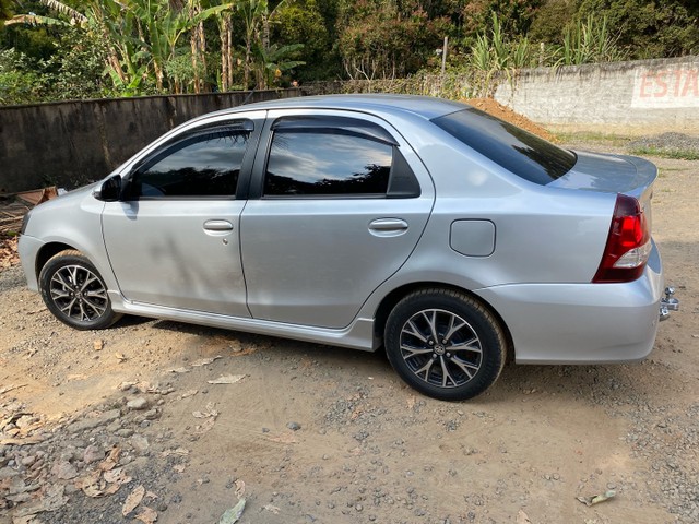 ETIOS PLATINUM SEDAN 2018 AUTOMÁTICO