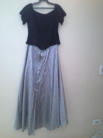 Conjunto Saia E Blusa Sociais Tamanho P semi novo - ótimo estado - Foto 2