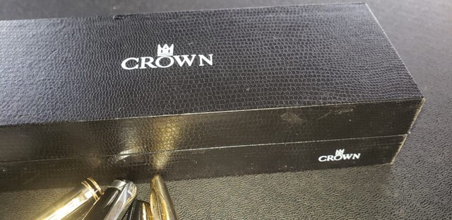 Lote 4 canetas crown