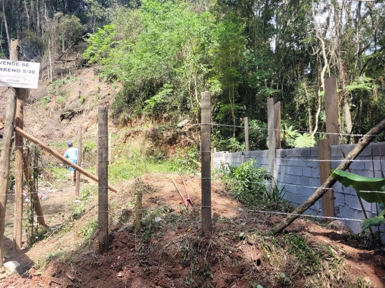 Terreno meio lote medida 5x30 metros, próximo do centro de Itapecerica da Serra  - Foto 3