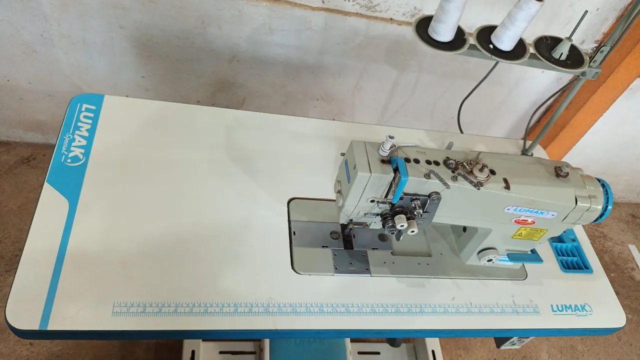 Pespontadeira lançadeira Lumak 2 agulhas direct drive - Foto 3